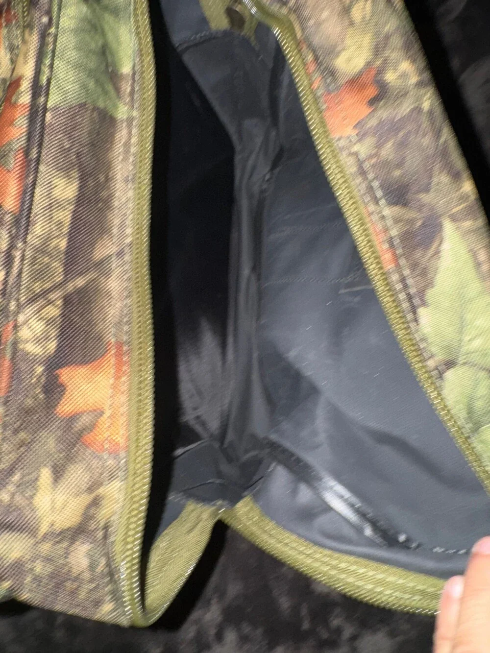 NWOT Magnum Camouflage Duffle Bag with Multiple Zippered Compartments